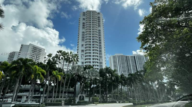2 bedroom Condominium at 21150 Point Pl 1202, Atlantic II At The Point, Aventura — photo 3