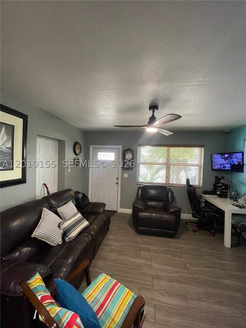 2144 NW 85th St, Miami FL - photo 10 of 32