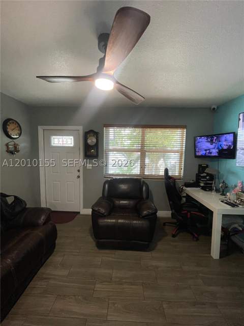 2144 NW 85th St, Miami FL - photo 11 of 32