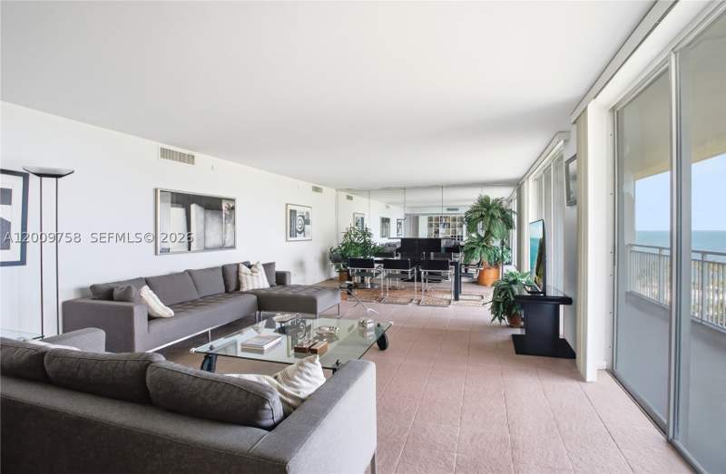 3 bedroom Condominium at 605 Ocean Dr 7L, Sands Of Key Biscayne, Key Biscayne — photo 2