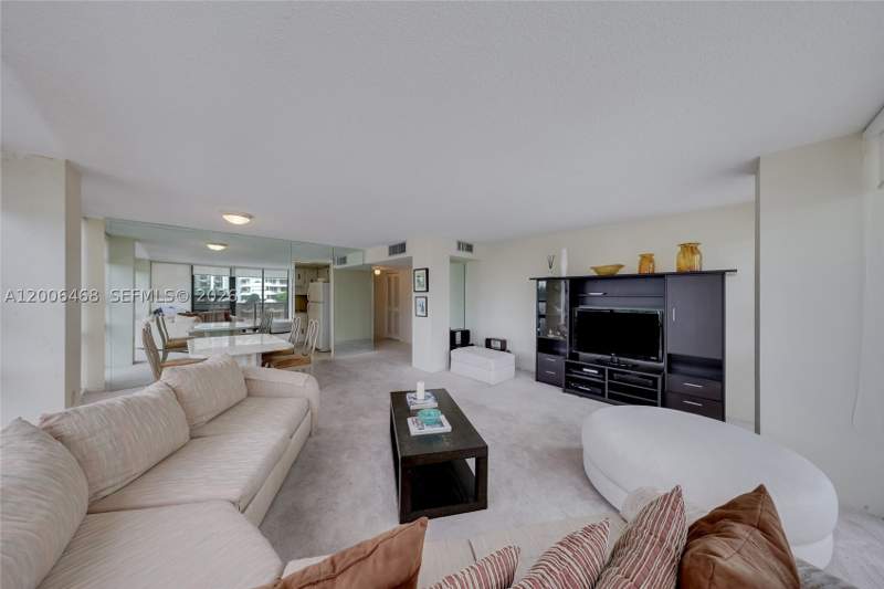 2 bedroom Condominium at 600 NE 36th St 421, Charter Club Condo, Miami — photo 2