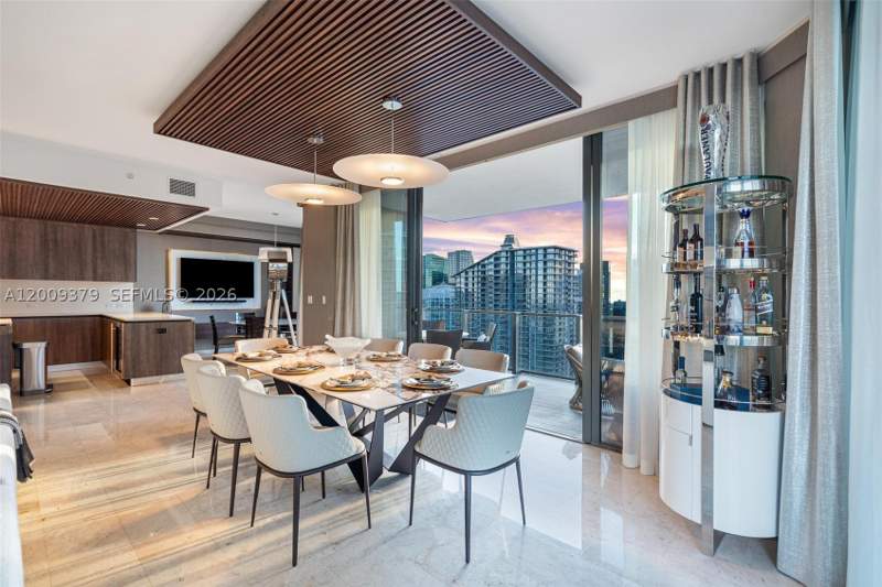 4 bedroom Condominium at 88 SW 7th St 3801, Rise Condo, Miami — photo 2