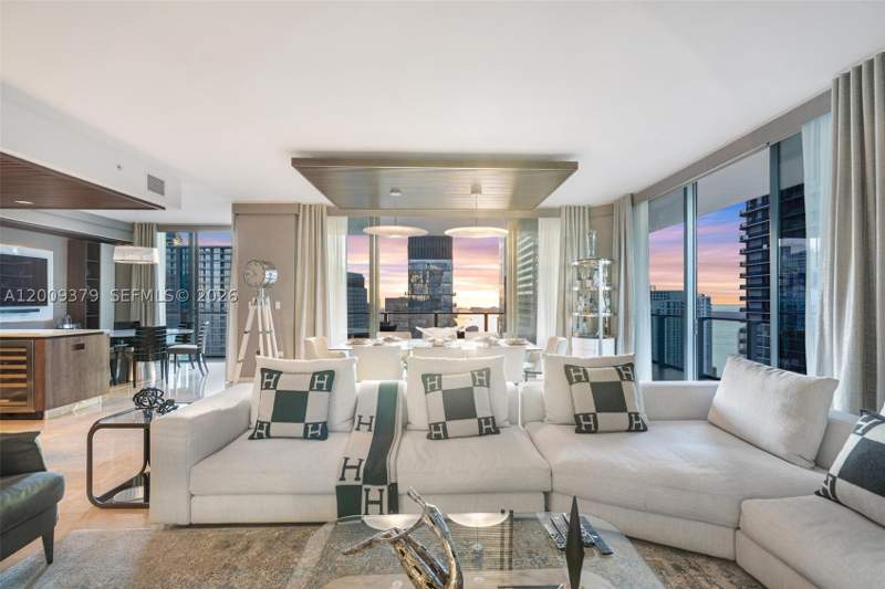 4 bedroom Condominium at 88 SW 7th St 3801, Rise Condo, Miami — photo 3