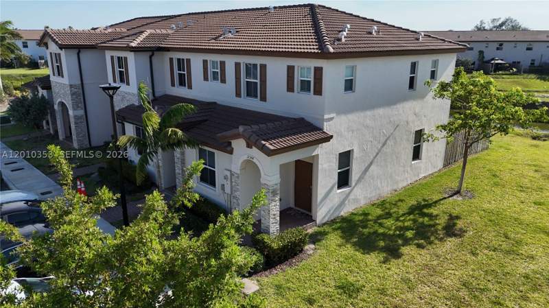 3 bedroom Townhouse at 12308 NW 23rd Ct 12308, Golf Park Sec 1, Miami — photo 2