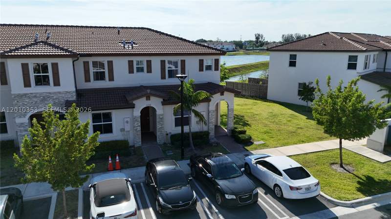 3 bedroom Townhouse at 12308 NW 23rd Ct 12308, Golf Park Sec 1, Miami — photo 5