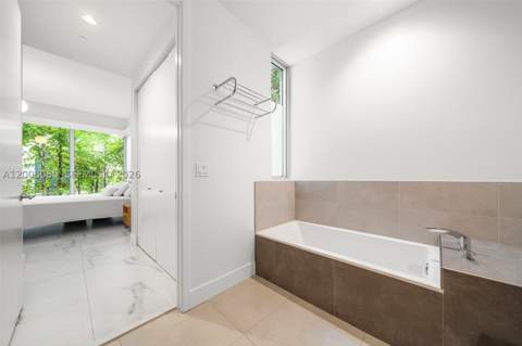 545 SW 11th St 208, Miami FL - photo 10 of 34