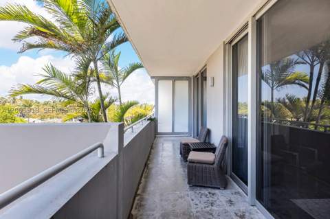 220 21st St 303, Miami Beach FL - photo 8 of 16