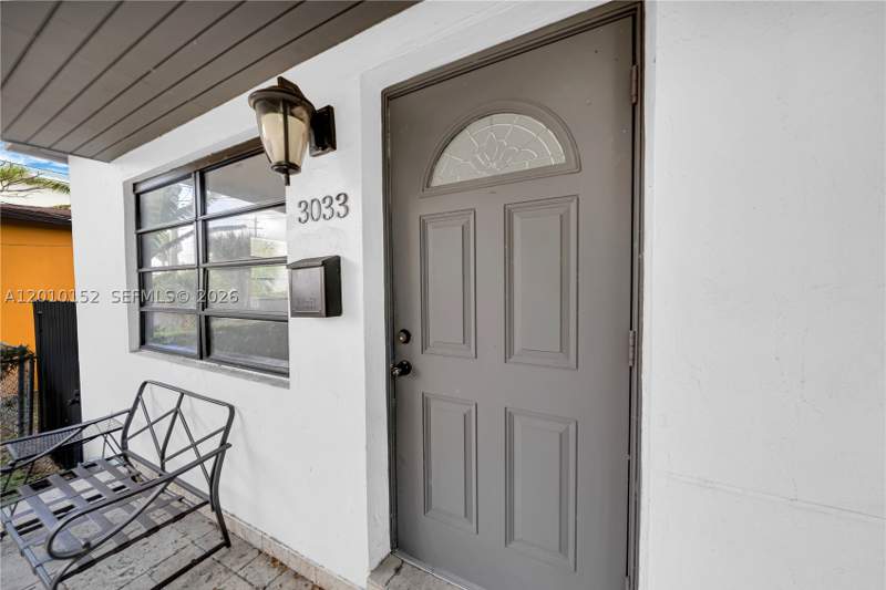 2 bedroom SingleFamilyResidence at 3033 Hibiscus Street, Carters Addn To C Gr, Miami — photo 2