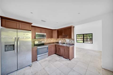 3033 Hibiscus Street, Miami FL - photo 7 of 21