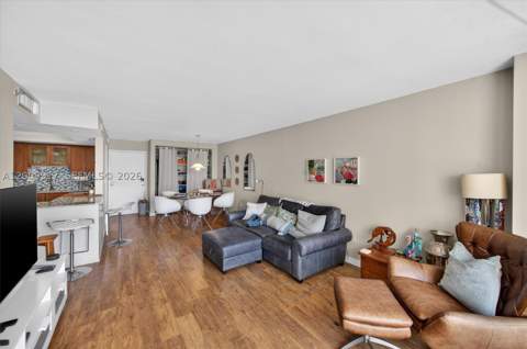 1775 Washington Ave 7B, Miami Beach FL - photo 6 of 22