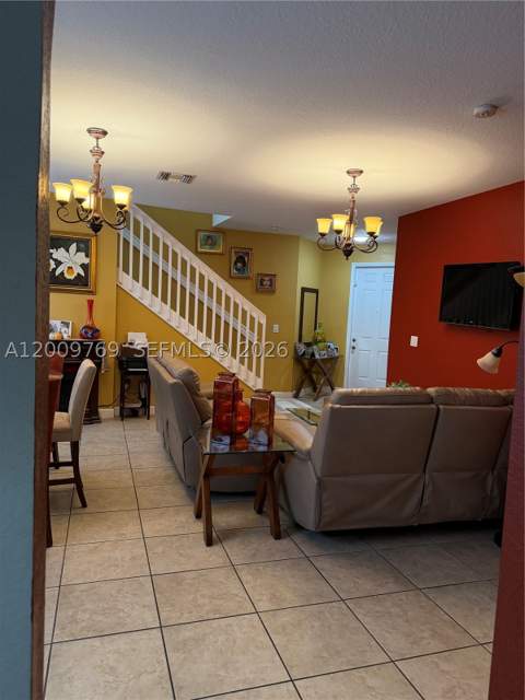 3955 NE 13th Dr, Homestead FL - photo 9 of 59