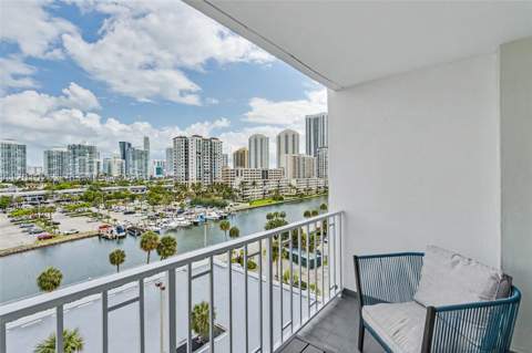 500 Bayview Dr 727, Sunny Isles Beach FL - photo 12 of 43