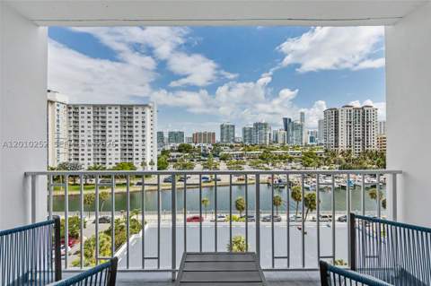 500 Bayview Dr 727, Sunny Isles Beach FL - photo 16 of 43