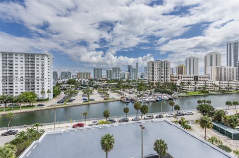 500 Bayview Dr 727, Sunny Isles Beach FL - photo 19 of 43