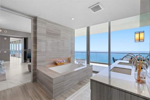18975 Collins Ave 5200, Sunny Isles Beach FL - photo 18 of 33