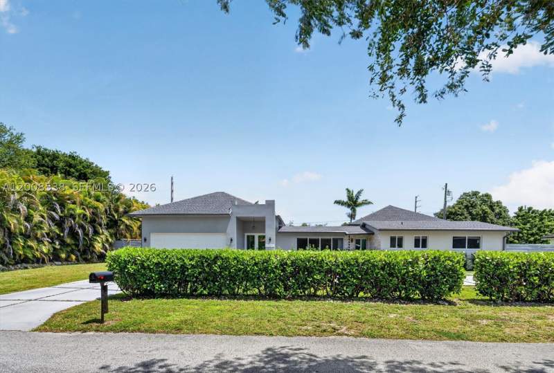 4 bedroom SingleFamilyResidence at 11811 SW 82nd Rd, Kendalwood Estates, Miami — photo 2