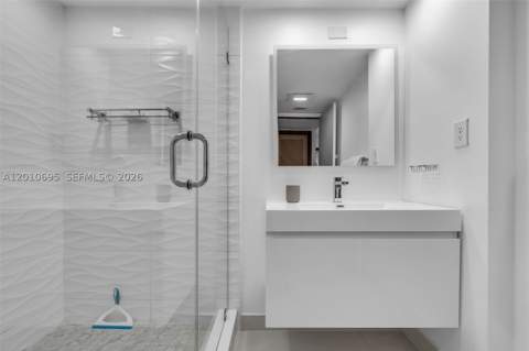 2555 Collins Ave 2401, Miami Beach FL - photo 15 of 38