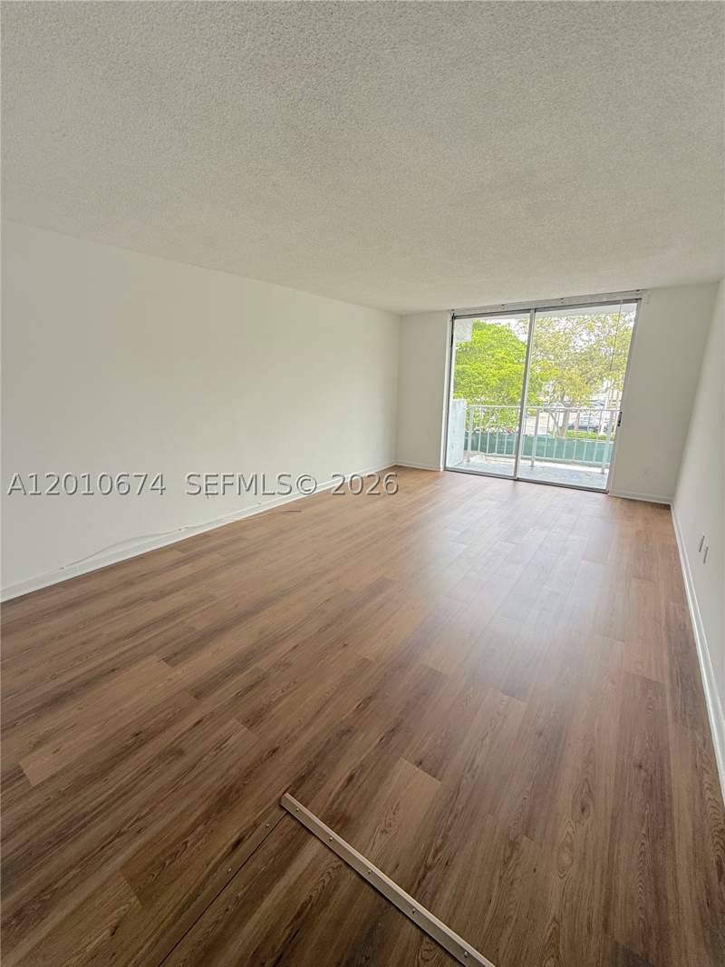 1 bedroom Condominium at 482 NW 165th St Rd A-307, Montecarlo Condo, Miami — photo 2