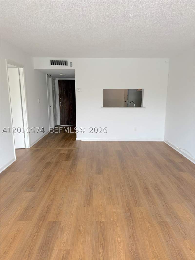 1 bedroom Condominium at 482 NW 165th St Rd A-307, Montecarlo Condo, Miami — photo 4