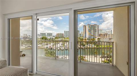 300 Bayview Dr 605, Sunny Isles Beach FL - photo 18 of 50