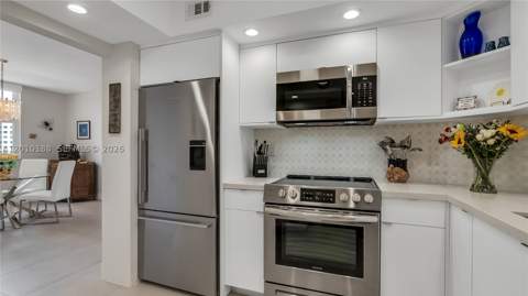 300 Bayview Dr 605, Sunny Isles Beach FL - photo 7 of 50