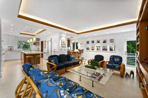 690 Warren Ln, Key Biscayne FL - photo 10 of 39