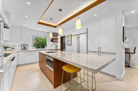 690 Warren Ln, Key Biscayne FL - photo 11 of 39