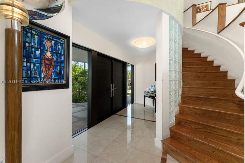 4 bedroom SingleFamilyResidence at 690 Warren Ln, Biscayne Key Estates, Key Biscayne — photo 5