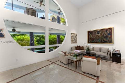 690 Warren Ln, Key Biscayne FL - photo 8 of 39