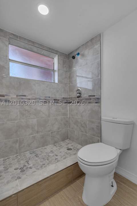 18900 NE 3rd Ct 520, Miami FL - photo 12 of 16