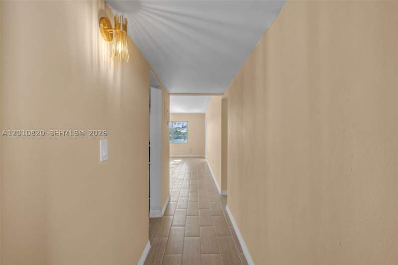 1 bedroom Condominium at 18900 NE 3rd Ct 520, Star Lakes Estates No 5 C, Miami — photo 3