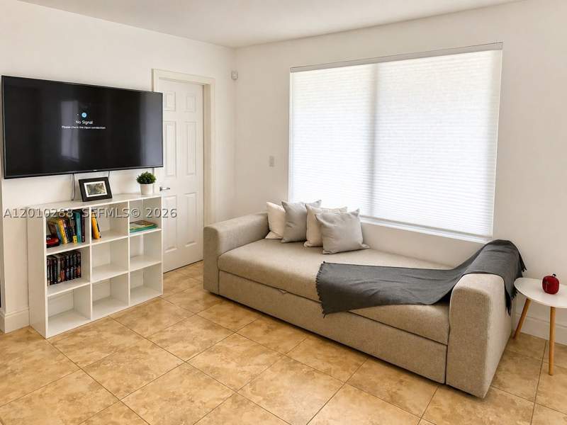 3 bedroom SingleFamilyResidence at 135 NW 68th St, Peters Addn To Pramar Sub, Miami — photo 5