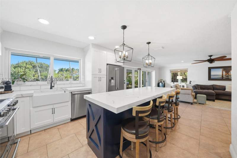 4 bedroom SingleFamilyResidence at 9331 SW 104th Ct, Kendale Sec 1, Miami — photo 3