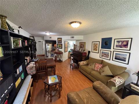 8225 Lake Dr 404, Doral FL - photo 16 of 35
