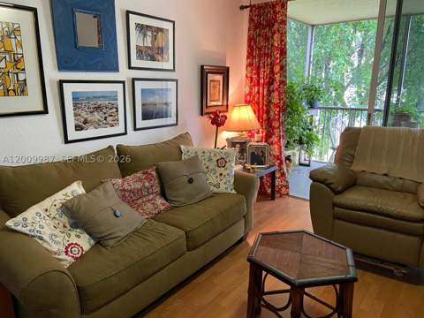 8225 Lake Dr 404, Doral FL - photo 17 of 35