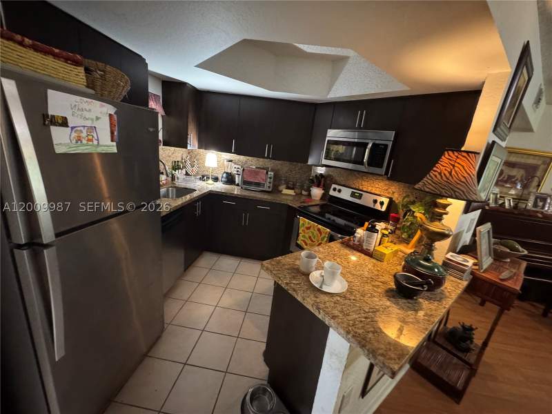 1 bedroom Condominium at 8225 Lake Dr 404, Las Vistas At Doral Condo, Doral — photo 4