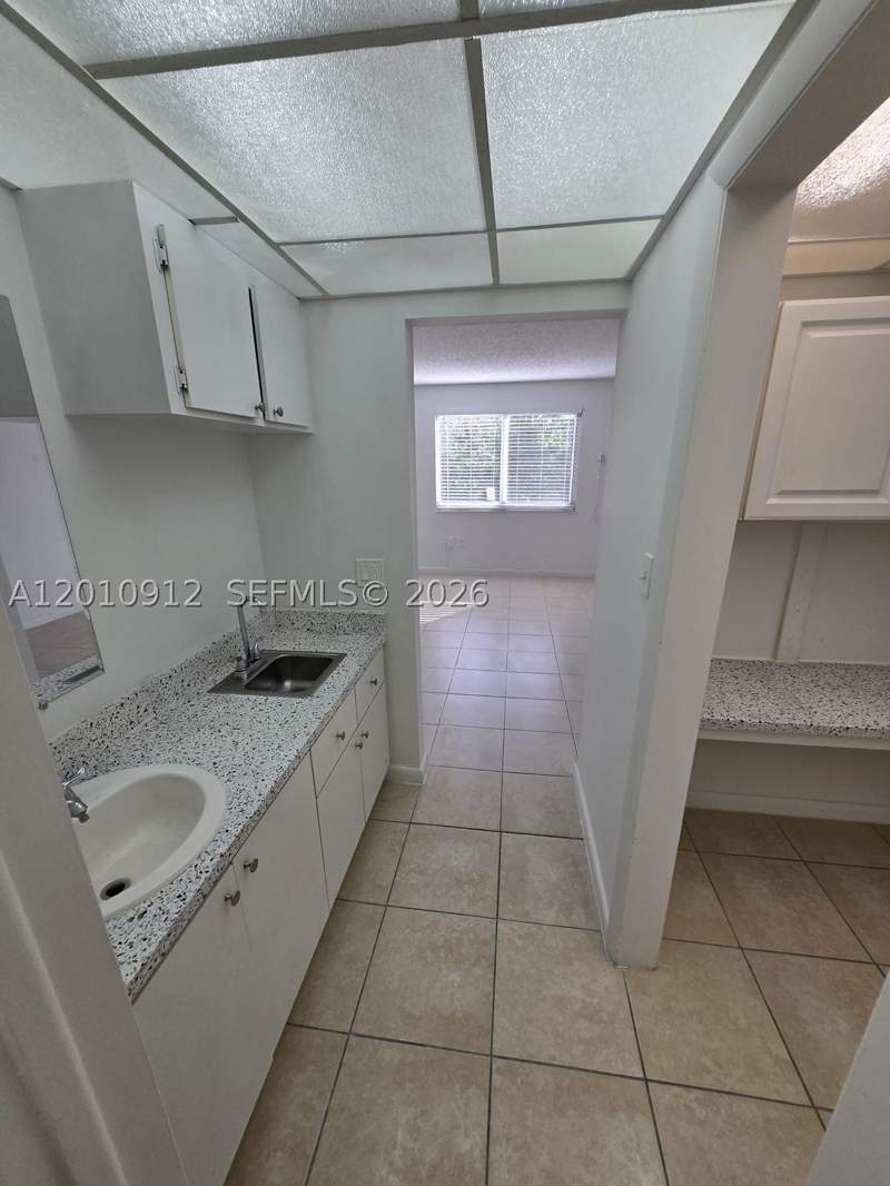 1 bedroom Condominium at 6980 NW 186th St 3-227A, Coral Gate West Condo, Hialeah — photo 4