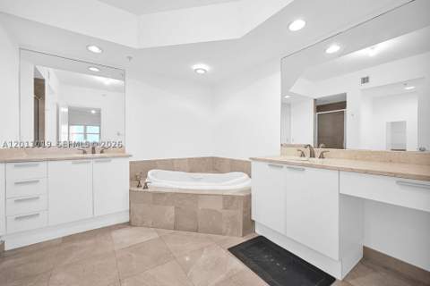 15051 Royal Oaks Ln 1605, North Miami FL - photo 13 of 35