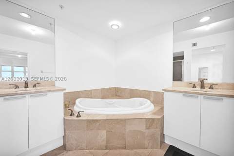 15051 Royal Oaks Ln 1605, North Miami FL - photo 15 of 35
