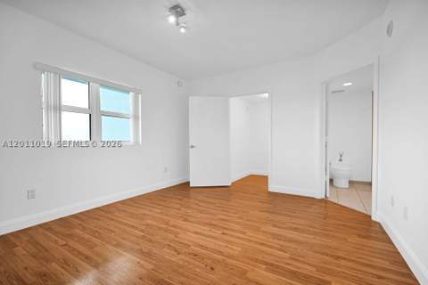 15051 Royal Oaks Ln 1605, North Miami FL - photo 17 of 35