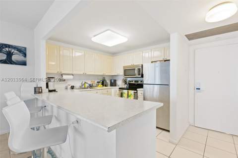 2301 Collins Ave 504, Miami Beach FL - photo 8 of 40