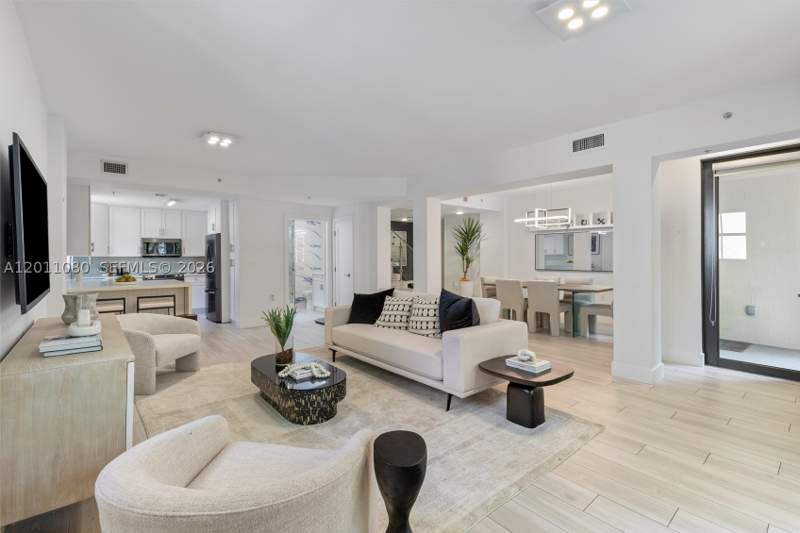 2 bedroom Condominium at 1650 Galiano St Th15, Village Park Condo, Coral Gables — photo 2