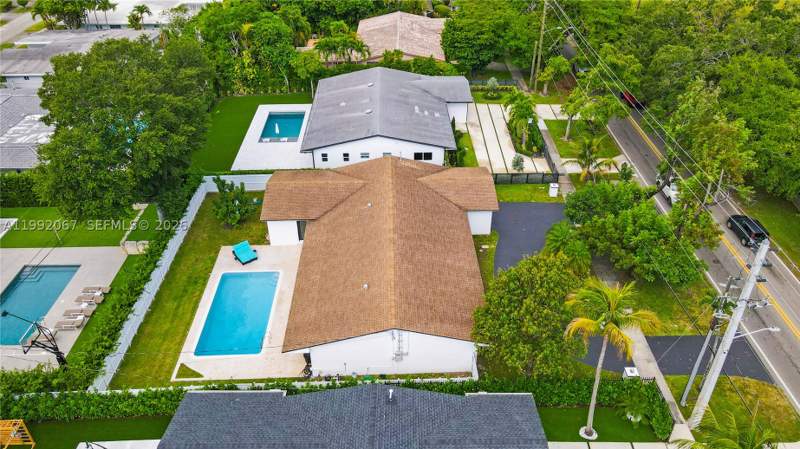 4 bedroom SingleFamilyResidence at 1850 NE 199th St, Skylake Manors, Miami — photo 2
