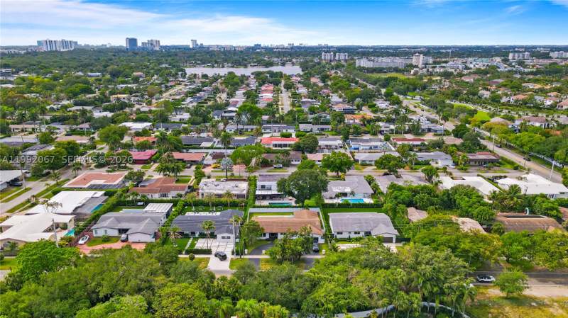 4 bedroom SingleFamilyResidence at 1850 NE 199th St, Skylake Manors, Miami — photo 5