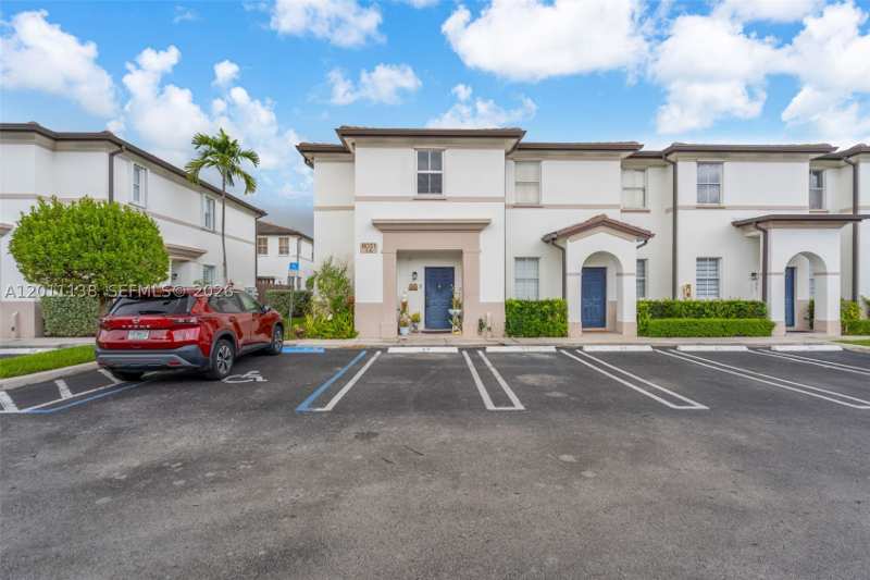 3 bedroom Townhouse at 8031 W 36th Ave 1, Shoma Homes Splendido Con, Hialeah — photo 1