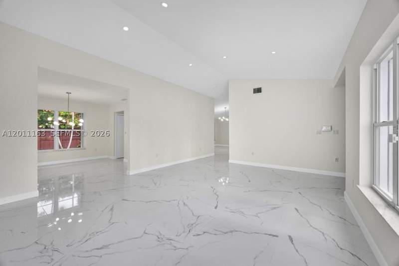 4 bedroom SingleFamilyResidence at 8503 SW 83rd St, Dadeland Park Sub, Miami — photo 5