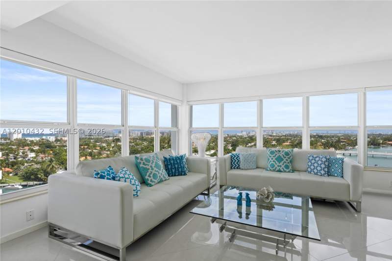 2 bedroom Condominium at 9100 W Bay Harbor Dr 11A, Blair House Condo - West, Bay Harbor Islands — photo 3