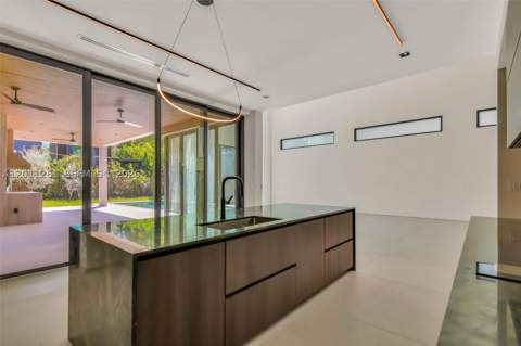 135 SW 29th Rd, Miami FL - photo 13 of 71