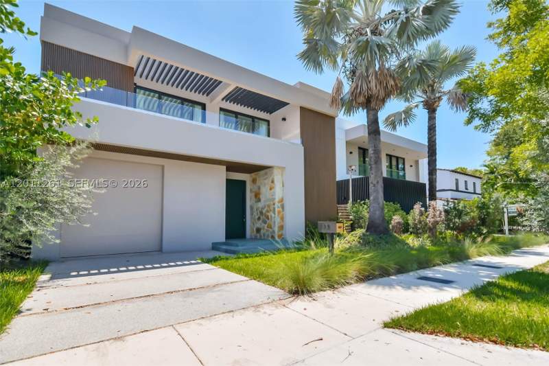6 bedroom SingleFamilyResidence at 135 SW 29th Rd, Brickell Estates, Miami — photo 2