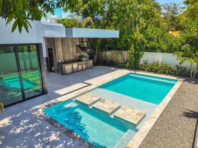 5 bedroom SingleFamilyResidence at 125 SW 29th Rd, Brickell Estates, Miami — photo 3